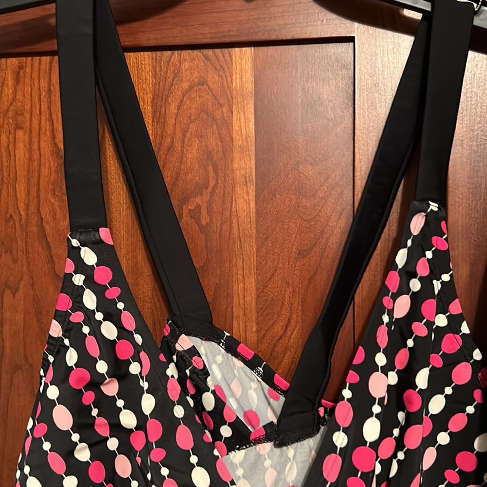 Swimsuit - Picture 3 of 9